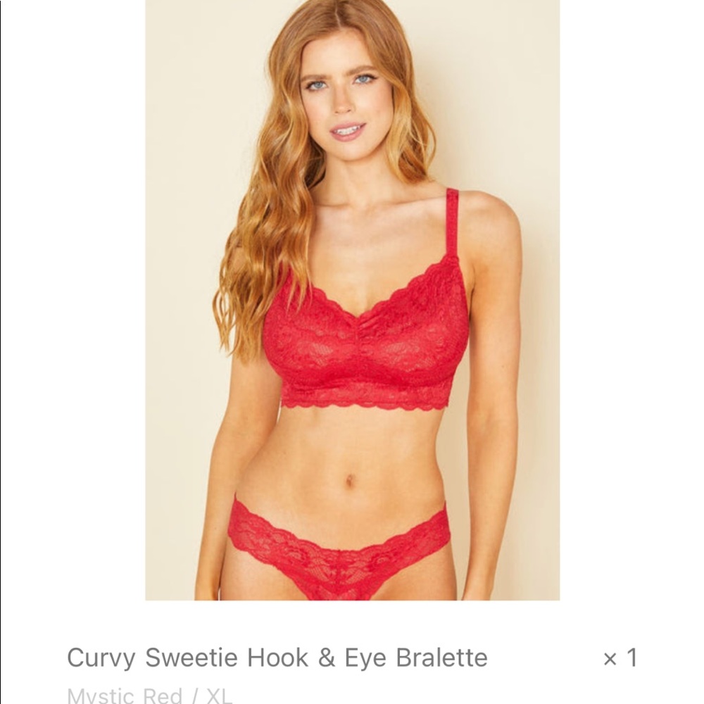 Red lace cosabella curvy sweetie bralette in XL BNWT